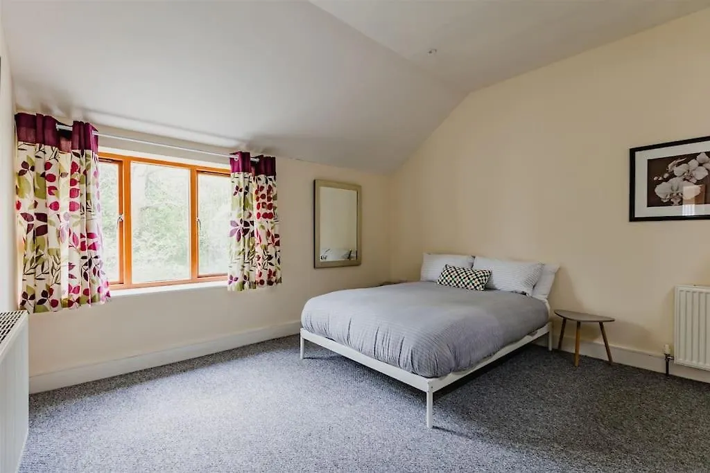 דירות קינגסטון אפון הול Platform Avenues 5 Bed House With Free Street Parking